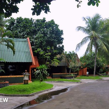 Hôtel Manyar Garden à Banyuwangi  Extérieur photo