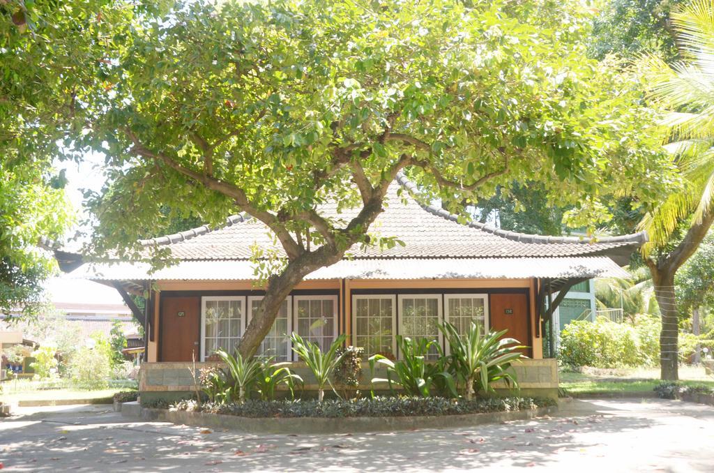 Hôtel Manyar Garden à Banyuwangi  Extérieur photo
